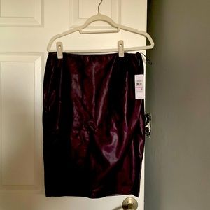 NWT draped faux leather pencil skirt in oxblood/dark purple. Size 6.